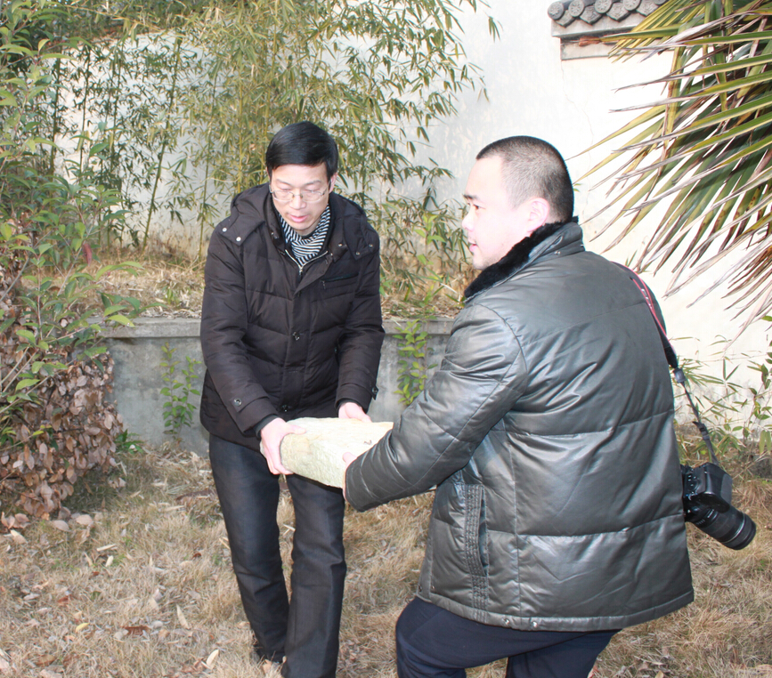 我校收藏珍贵抗战文物“江汉杰墓碑”
