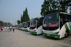 我校2014届考生奔赴高考考场
