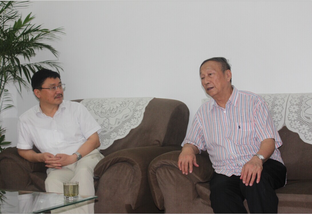抗战将领苏祖馨将军之子苏尚坚访问野寨中学