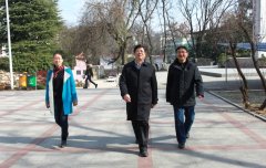 安庆市委组织部长王佩刚到野寨中学考察调研