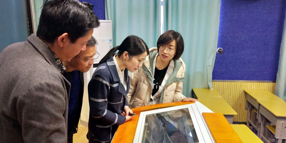 我校石海平、吴婷两位老师承担省“双师课堂”教学任务终审通过