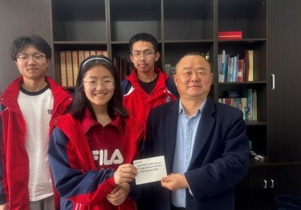 “景忠·励志”文化节系列报道： 一纸寄心意感恩润师心