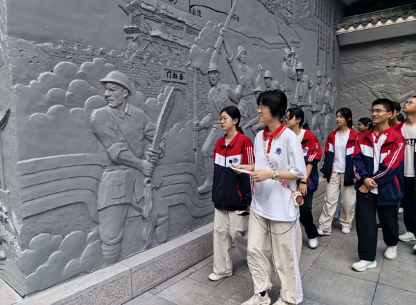 “景忠·励志”文化节系列报道： 沉浸式研学铸红魂 景忠血脉代代传